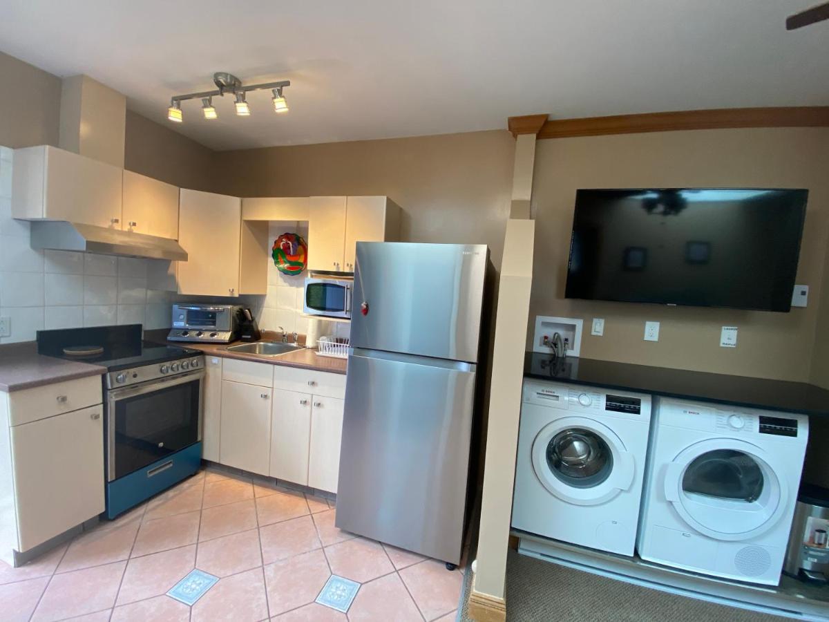 Ocean Breeze Executive Bed And Breakfast Северный Ванкувер Экстерьер фото