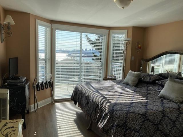 Ocean Breeze Executive Bed And Breakfast Северный Ванкувер Экстерьер фото